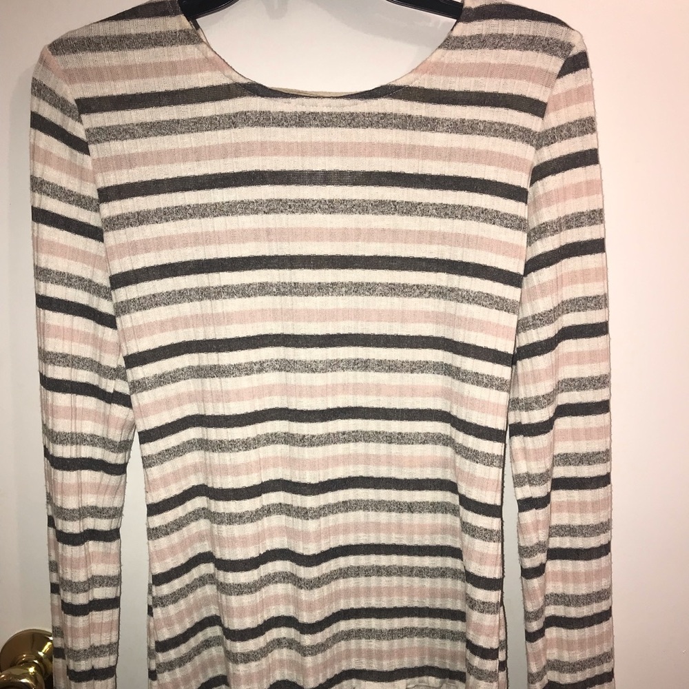 Striped longsleeve shirt with cross in the back